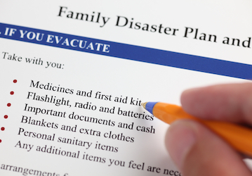 Family disaster plan checklist stresses family communication and planning for military preparedness  